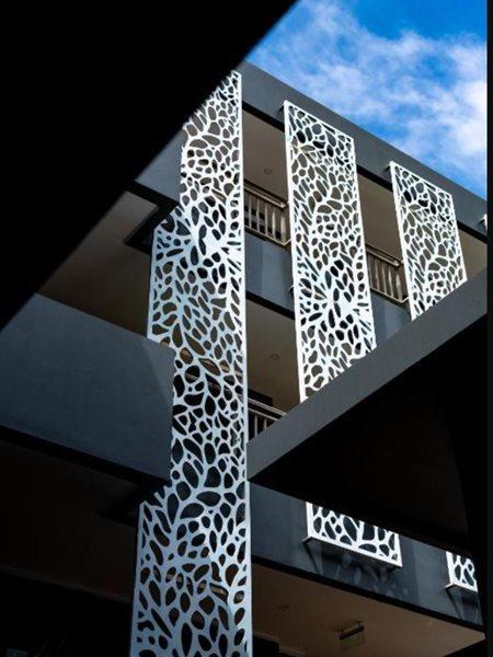 Foto Hotel Phuket Beachfront Bagian luar foto The building's facade