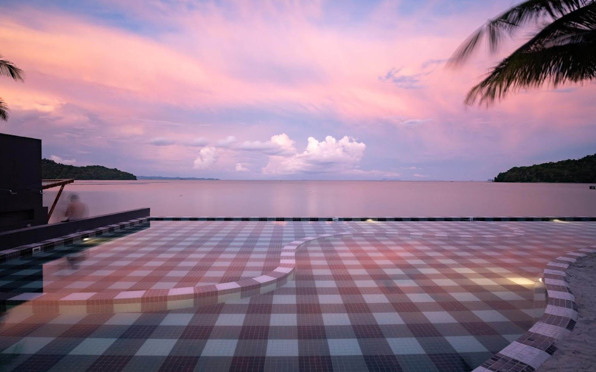 Foto Hotel Phuket Beachfront Bagian luar foto View of the Gulf of Thailand from the hotel