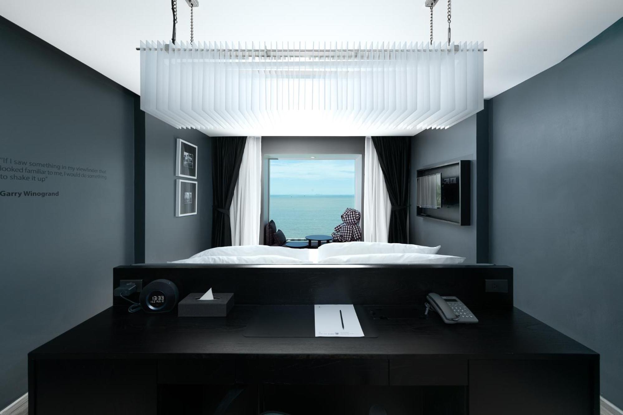 Foto Hotel Phuket Beachfront Bagian luar foto Deluxe Ocean View